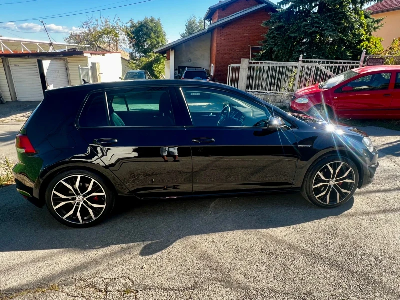 VW Golf R-line, Keyless, Ceramic, Обслужен, LED, снимка 3 - Автомобили и джипове - 52450792