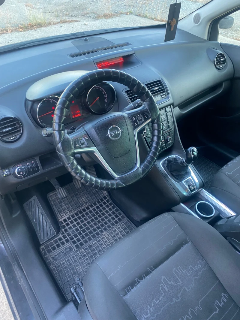 Opel Meriva 1.4i LPG, снимка 9 - Автомобили и джипове - 52216860