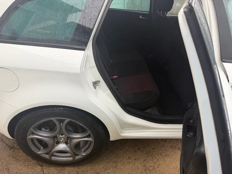 Alfa Romeo 159 sportwagon 1750 TBI ТОП СЪСТОЯНИЕ , снимка 13 - Автомобили и джипове - 53023667