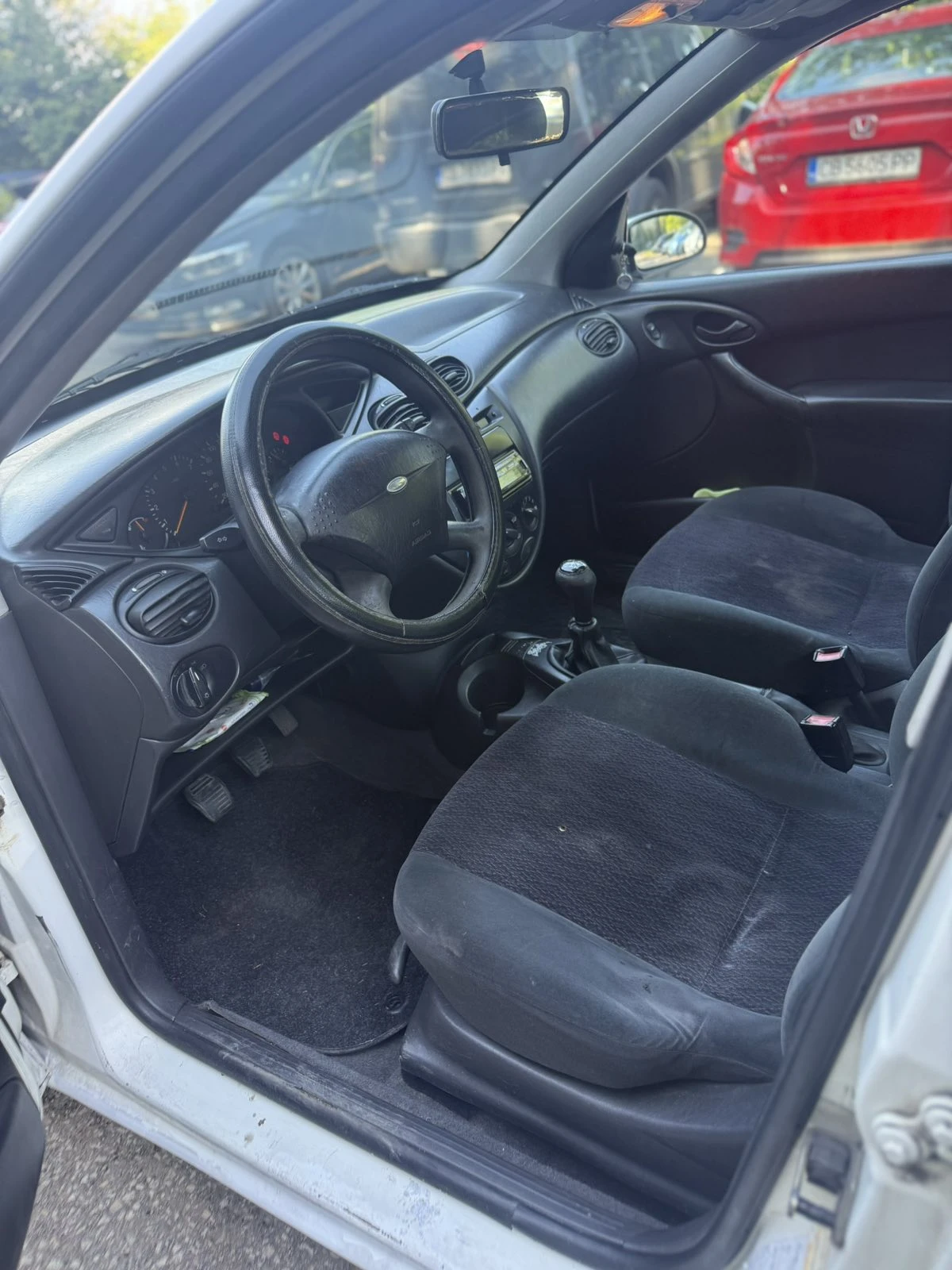 Ford Focus 1, 6 I - изображение 7