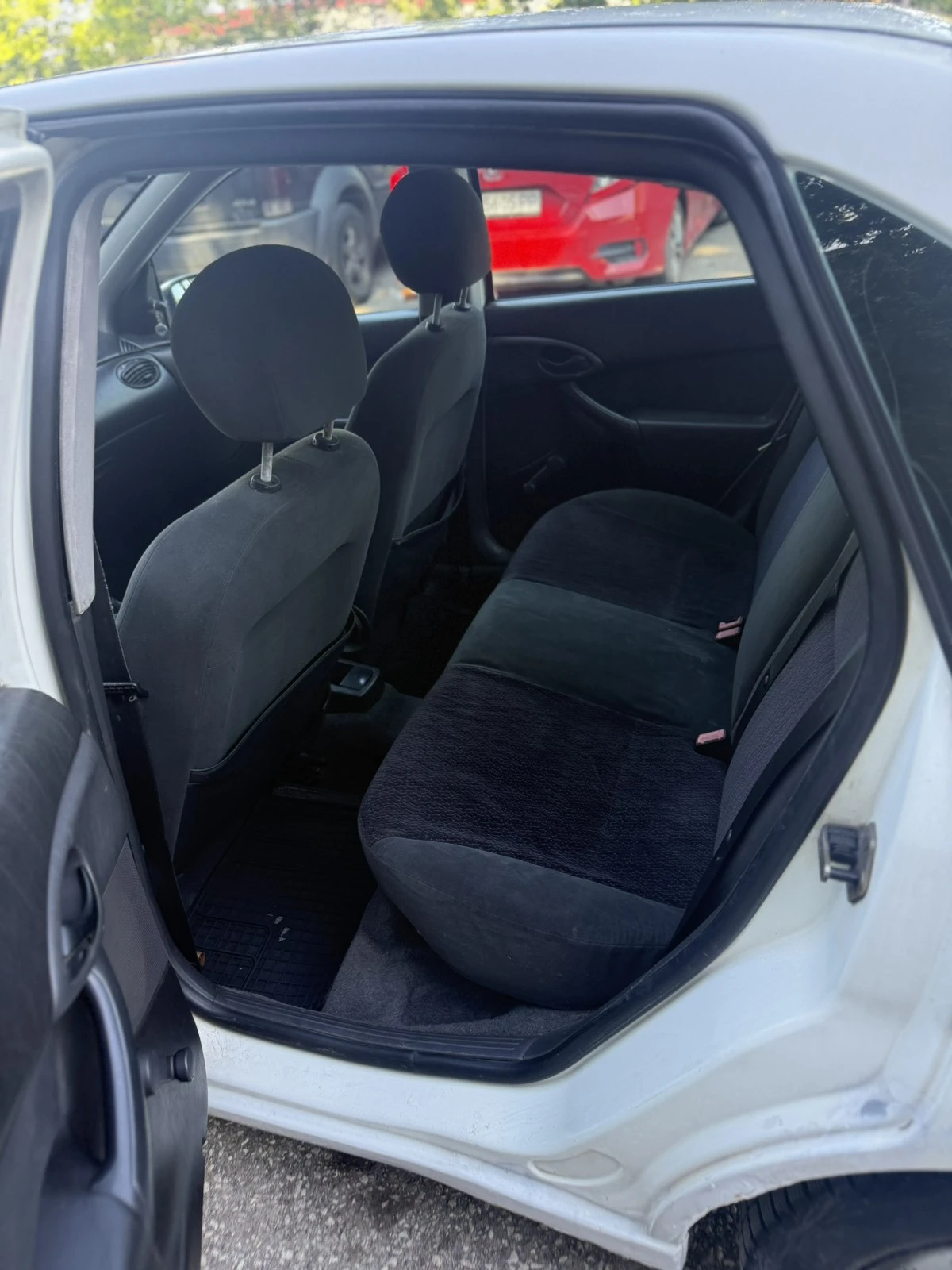 Ford Focus 1, 6 I - изображение 8