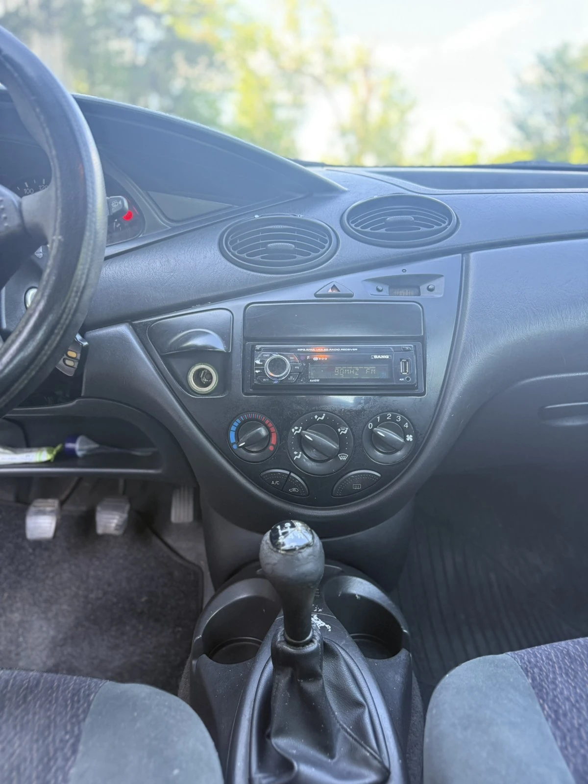 Ford Focus 1, 6 I - изображение 10