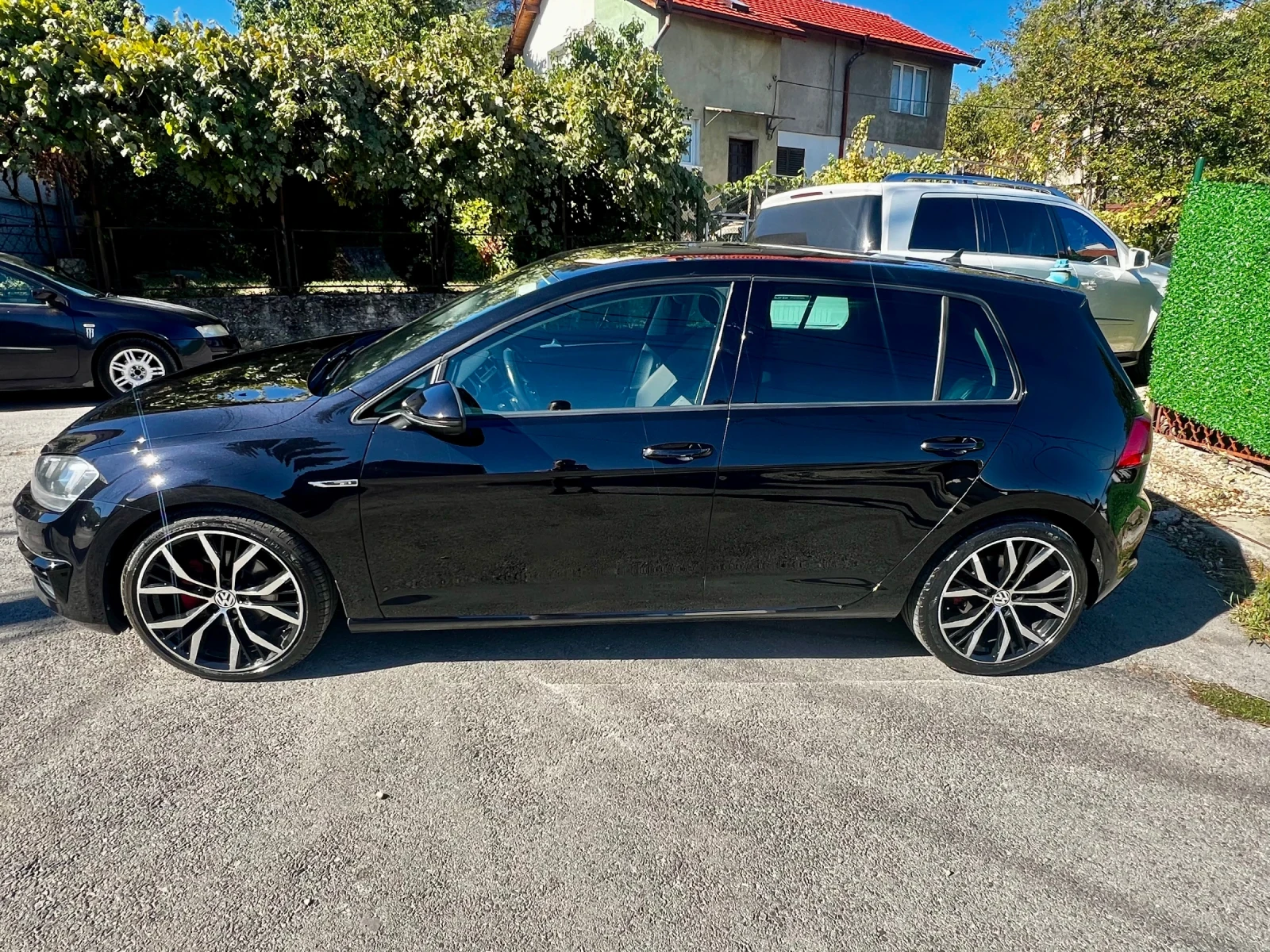 VW Golf R-line, Keyless, Ceramic, Обслужен, LED - изображение 7