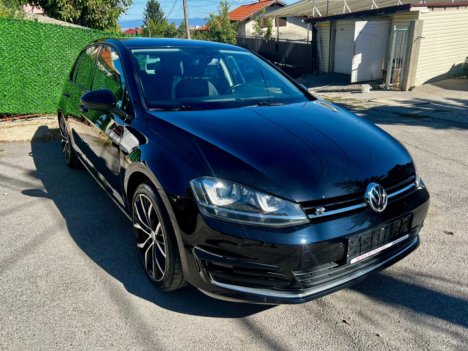 VW Golf R-line, Keyless, Ceramic, Обслужен, LED - изображение 10