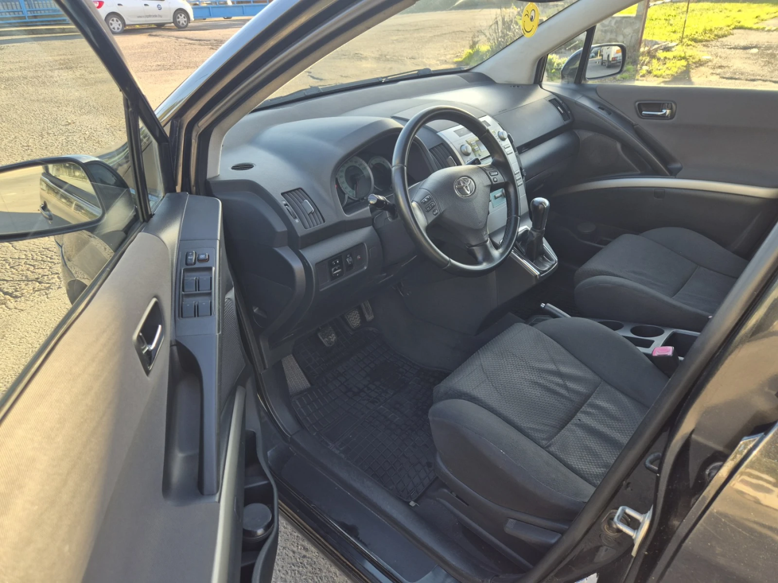 Toyota Corolla verso d4d 1-ви СОБСТВЕНИК - изображение 10