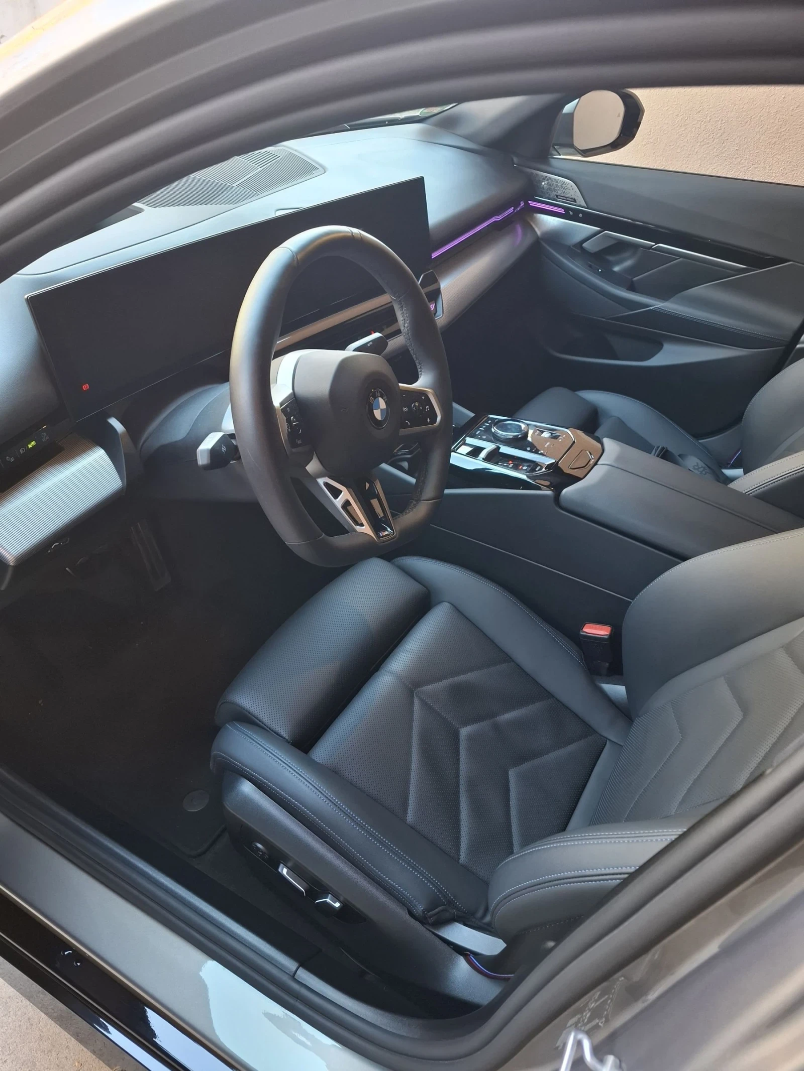 BMW 520 M SPORT PRO PANO/B&W/ICONIC - изображение 8