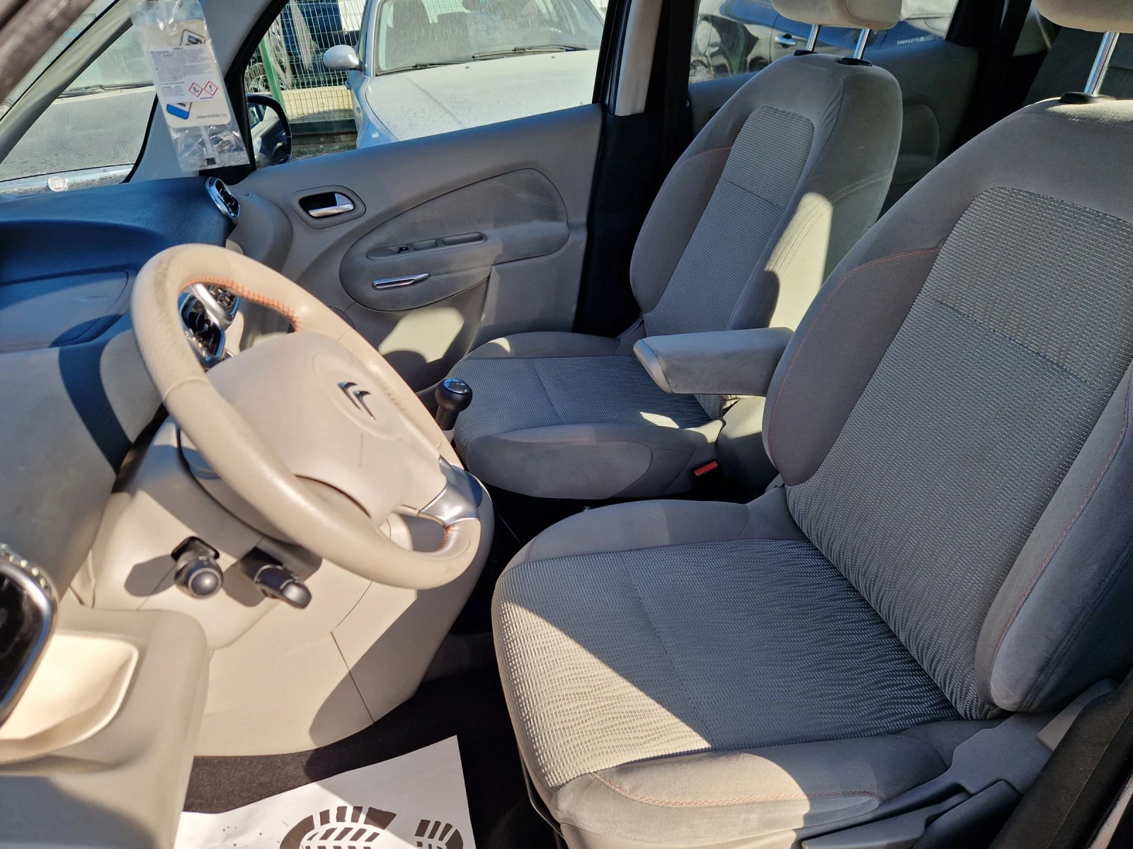 Citroen C3 Picasso 1.6HDI 94HP.EXCLUSIV ITALIA, снимка 9 - Автомобили и джипове - 53824890