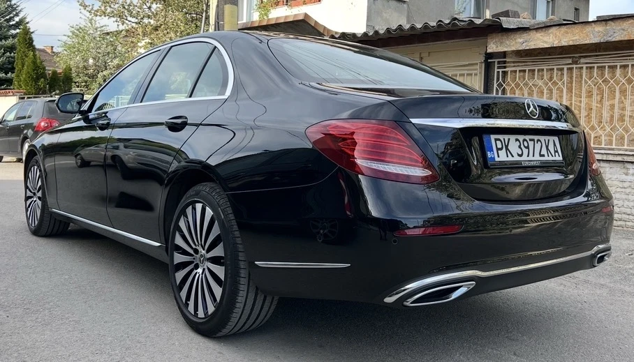 Mercedes-Benz E 220 Лимузина, снимка 4 - Автомобили и джипове - 53871549