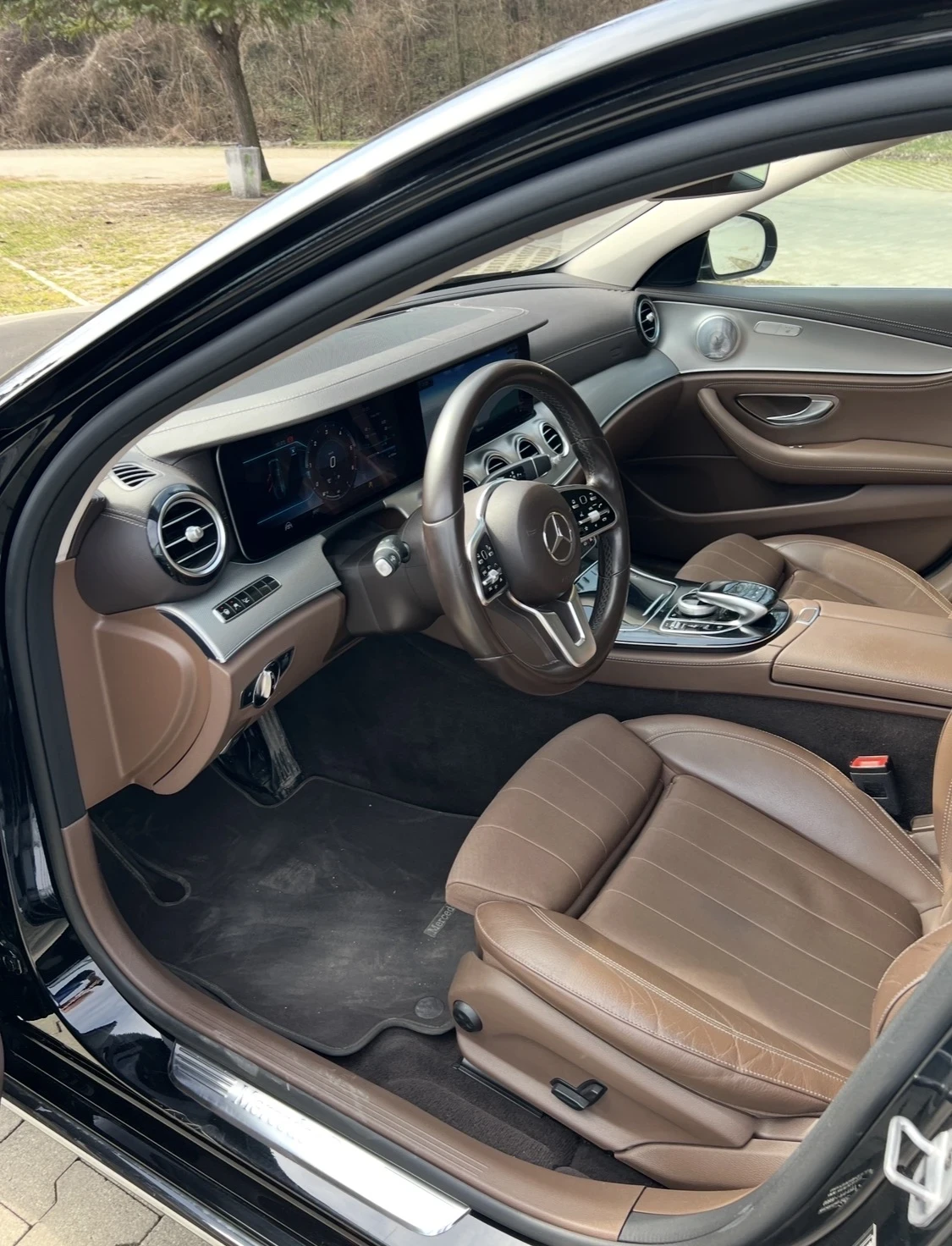 Mercedes-Benz E 220 Лимузина, снимка 10 - Автомобили и джипове - 53871549