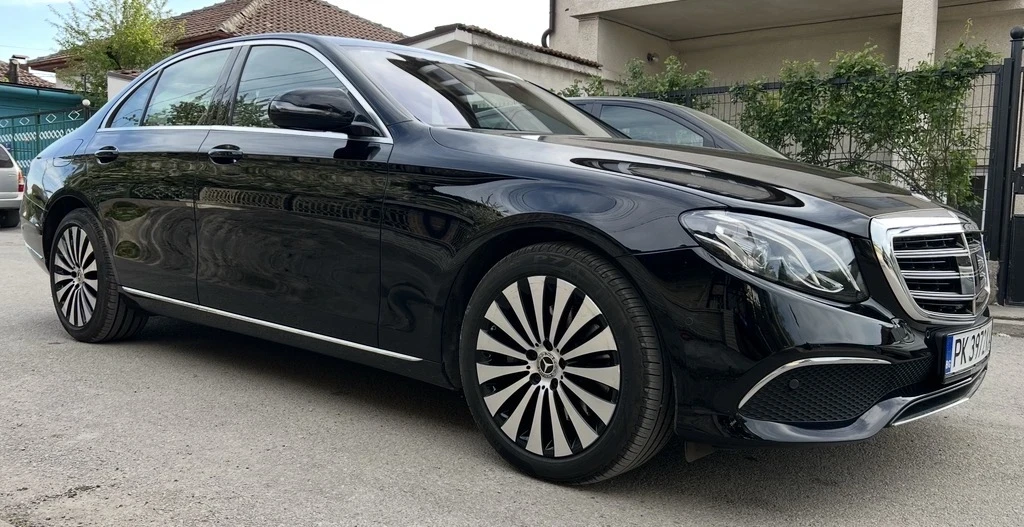 Mercedes-Benz E 220 Лимузина, снимка 3 - Автомобили и джипове - 53871549