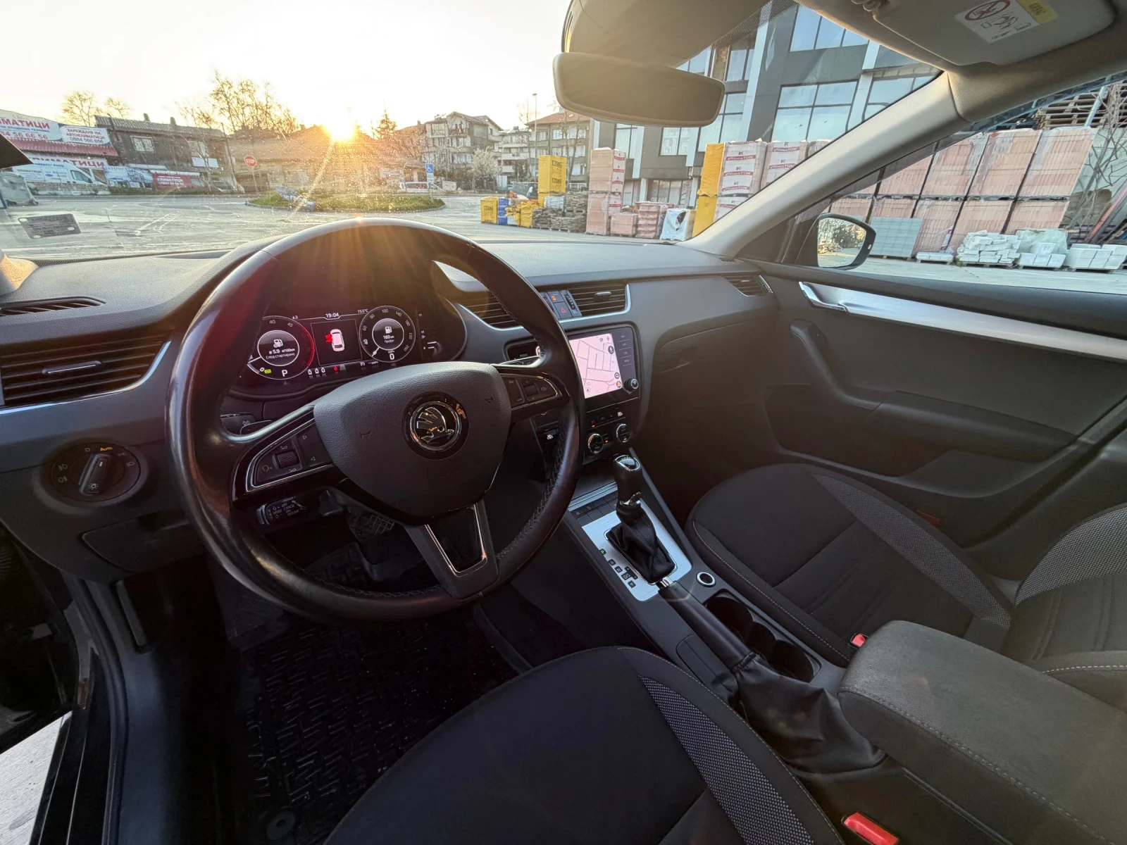 Skoda Octavia DSG / круиз / следене на ленти / Лед километраж, снимка 7 - Автомобили и джипове - 54175401