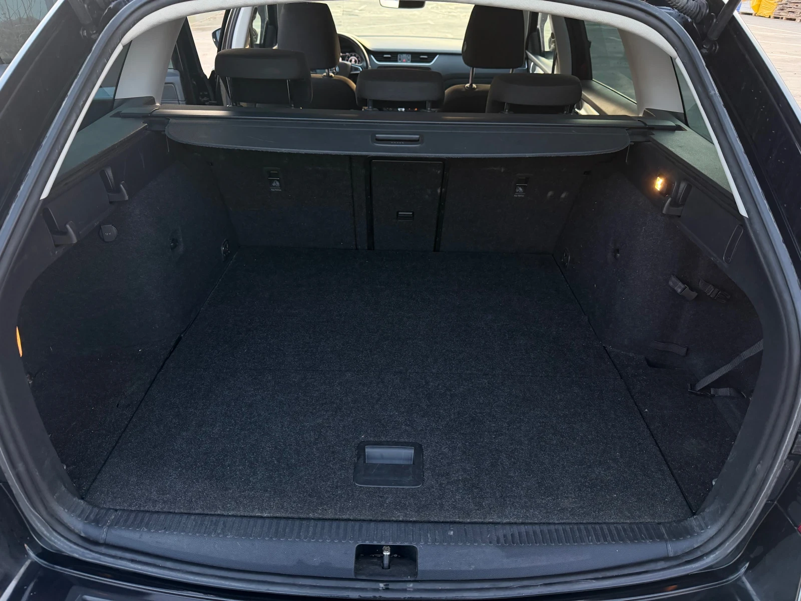 Skoda Octavia DSG / круиз / следене на ленти / Лед километраж, снимка 17 - Автомобили и джипове - 54175401