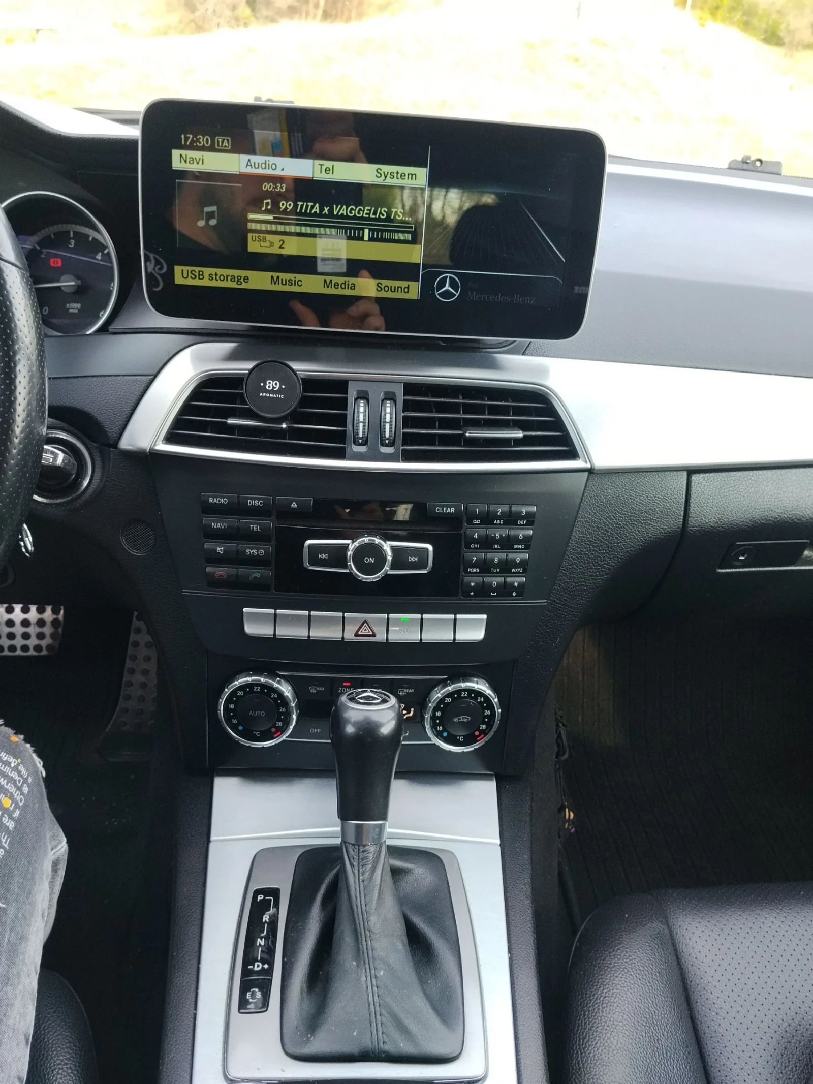 Mercedes-Benz C 200, снимка 11 - Автомобили и джипове - 54182107