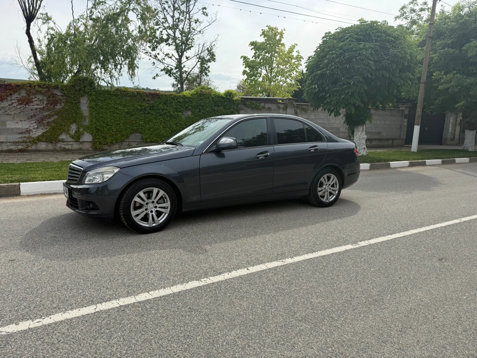 Mercedes-Benz C 180, снимка 2 - Автомобили и джипове - 54552157