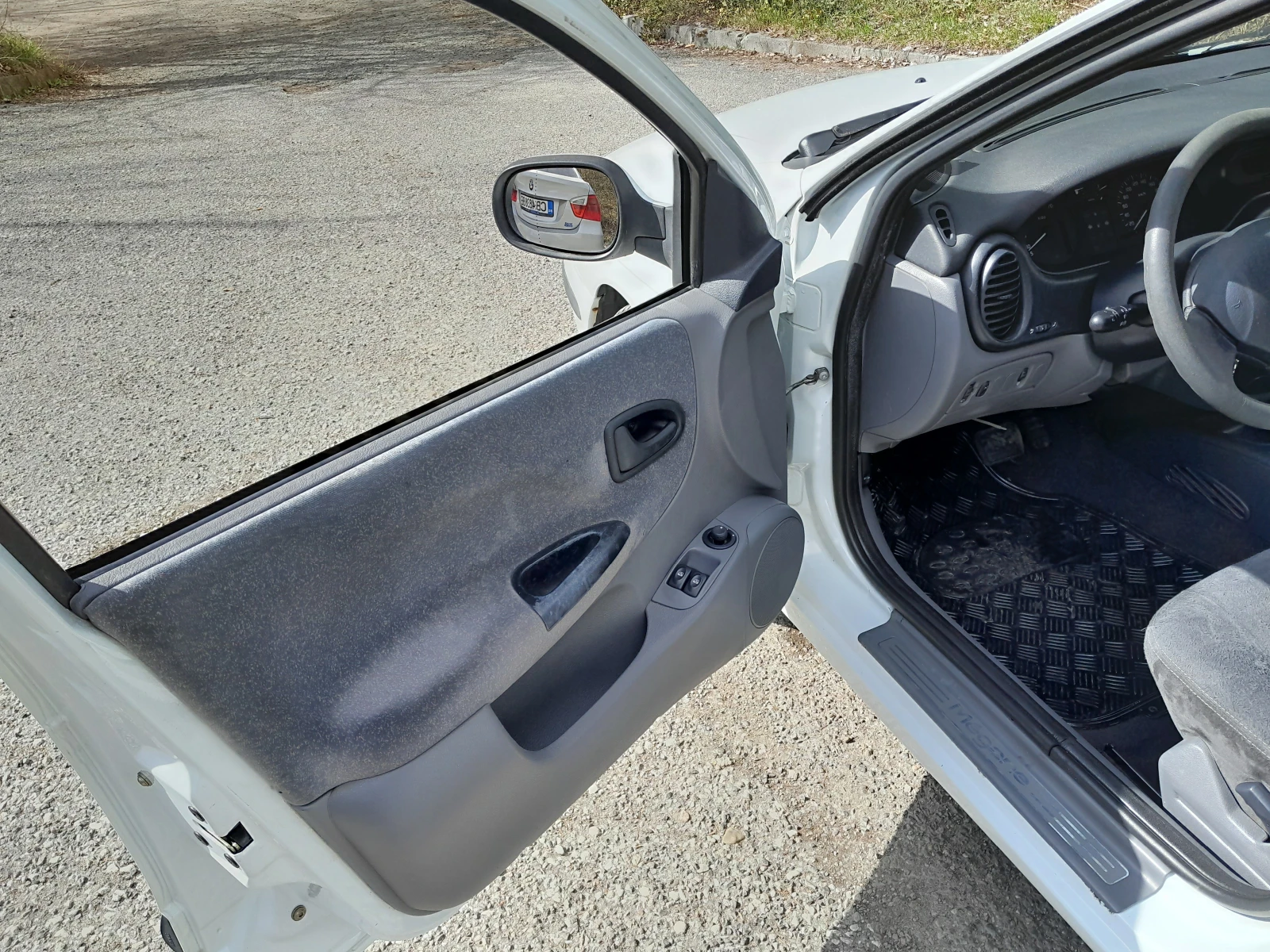 Renault Megane, снимка 10 - Автомобили и джипове - 54638165