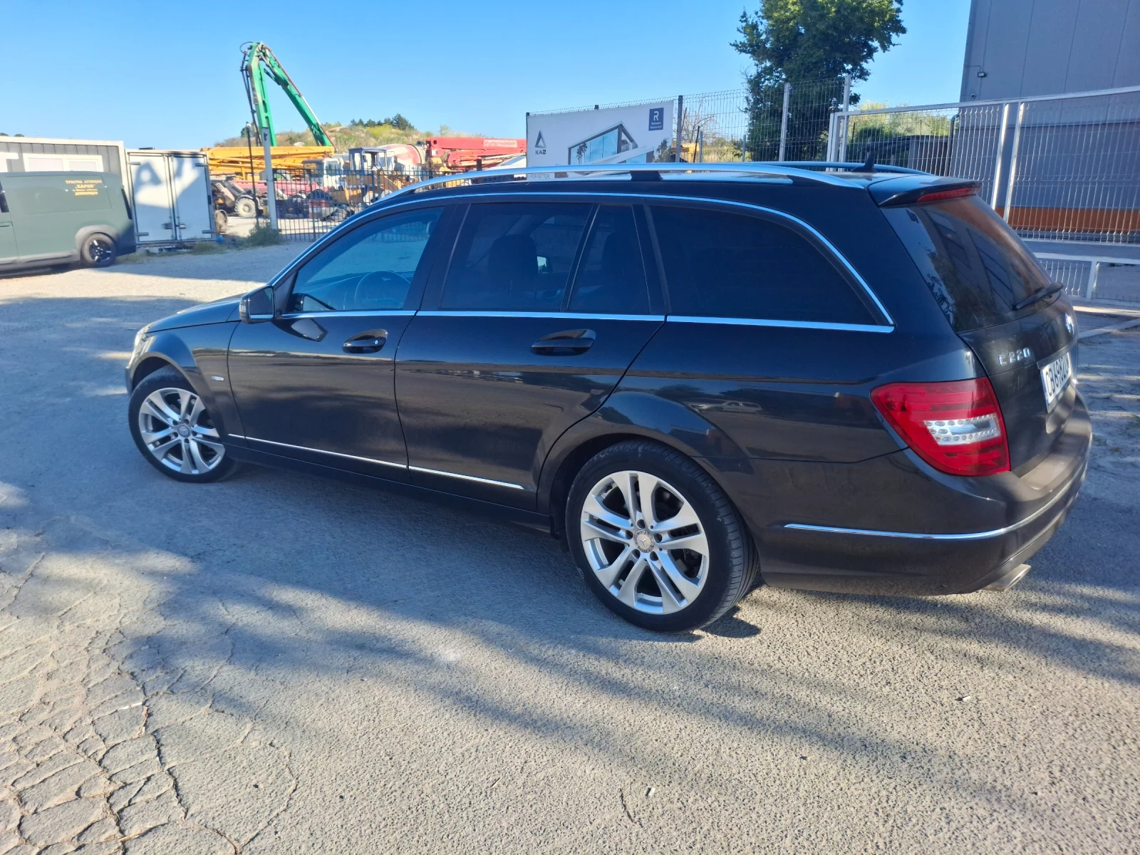 Mercedes-Benz C 220 Нов внос, снимка 16 - Автомобили и джипове - 55011189