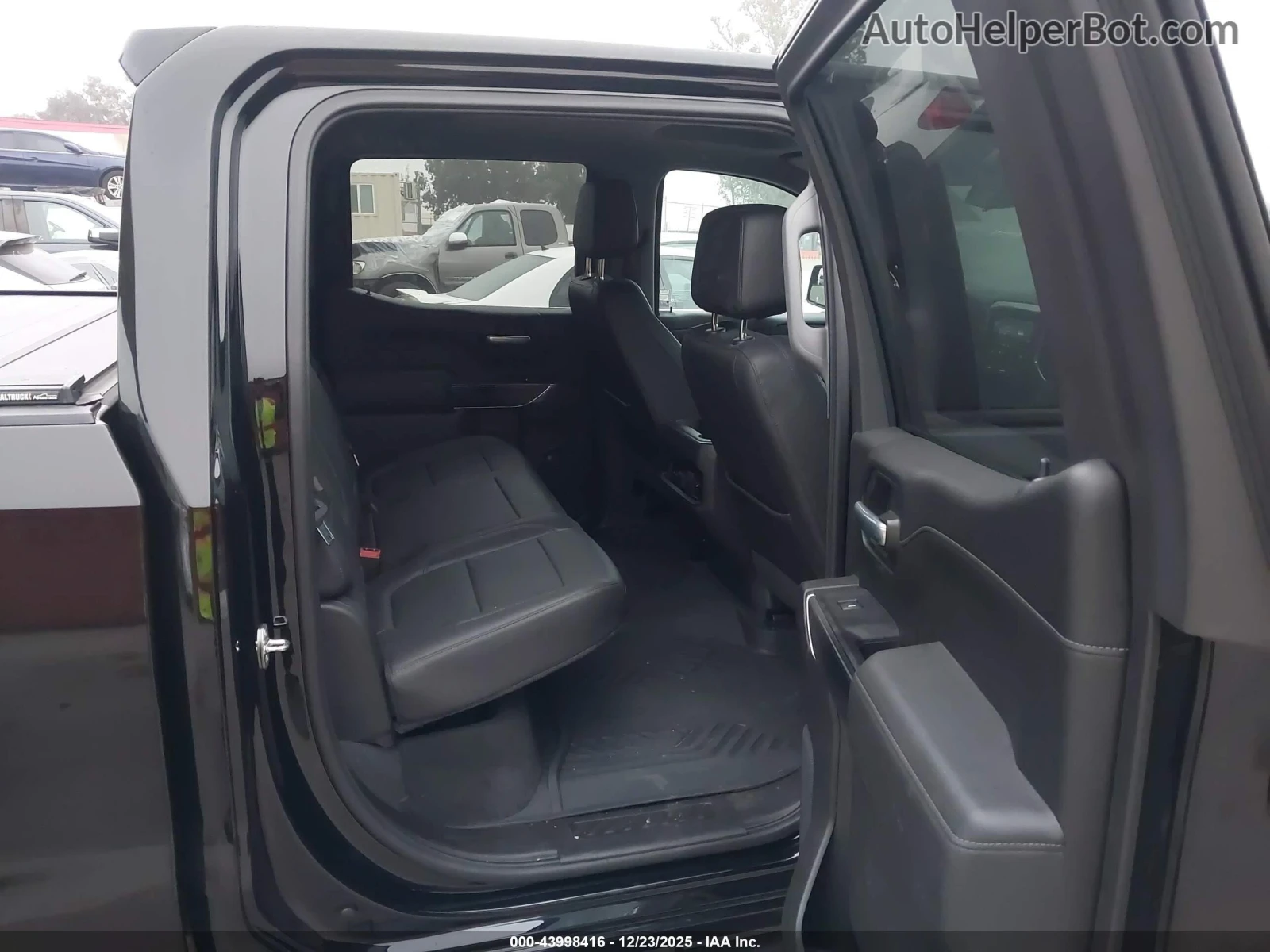 Chevrolet Silverado 1500 TRAIL BOSS 24km* ПОДГРЕВ* BOSE* КАМЕРА* , снимка 13 - Автомобили и джипове - 55433249