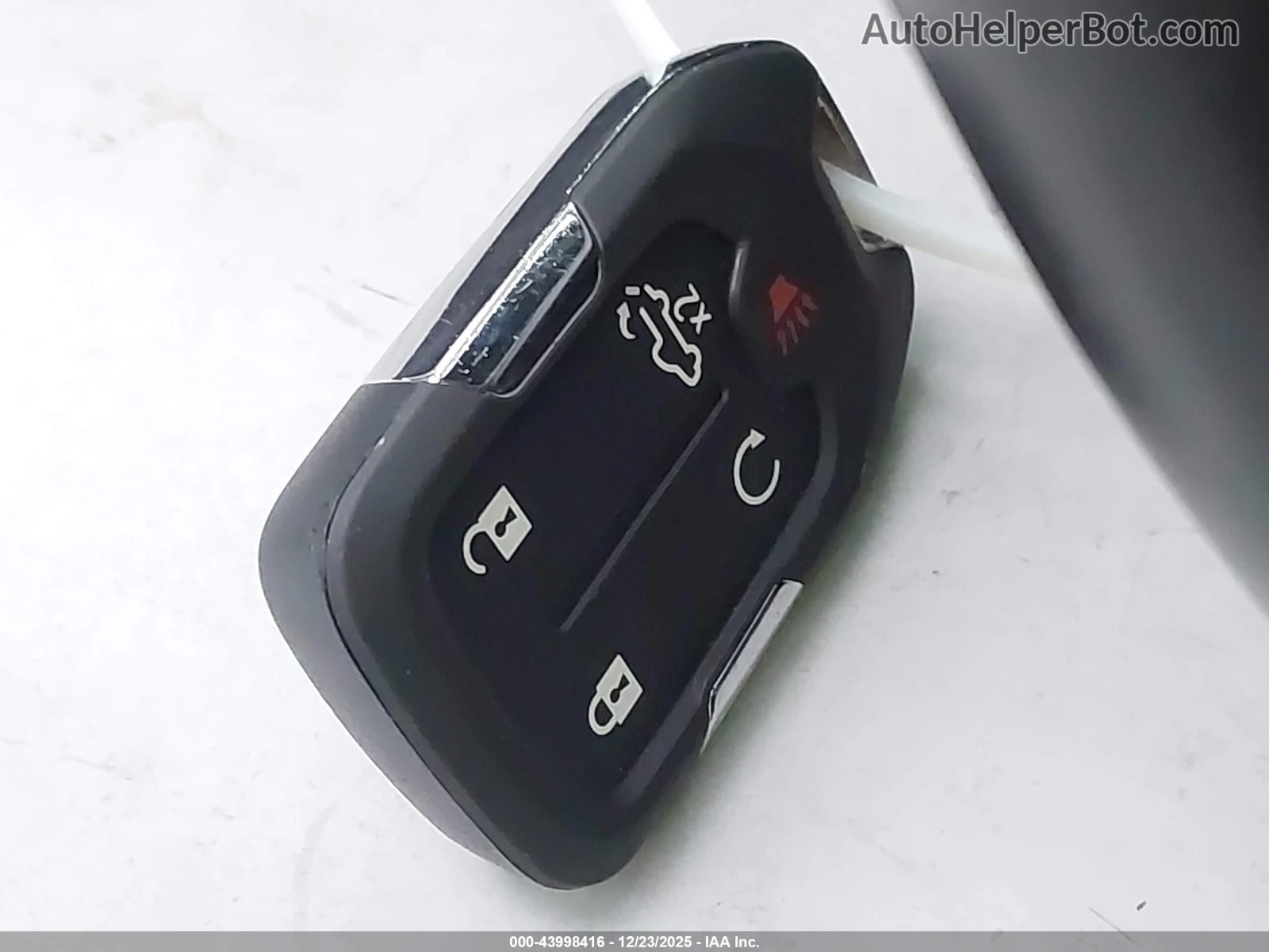 Chevrolet Silverado 1500 TRAIL BOSS 24km* ПОДГРЕВ* BOSE* КАМЕРА* , снимка 14 - Автомобили и джипове - 55433249