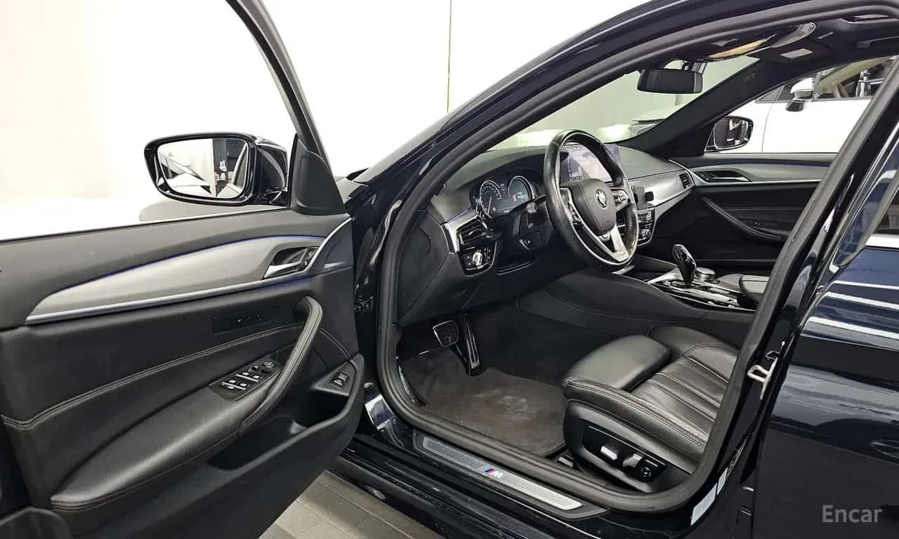 BMW 530 i xDrive M-PKG| ПОДГРЕВИ| ПАНО| АМБИЕНТ| ПАМЕТ| , снимка 10 - Автомобили и джипове - 55625632