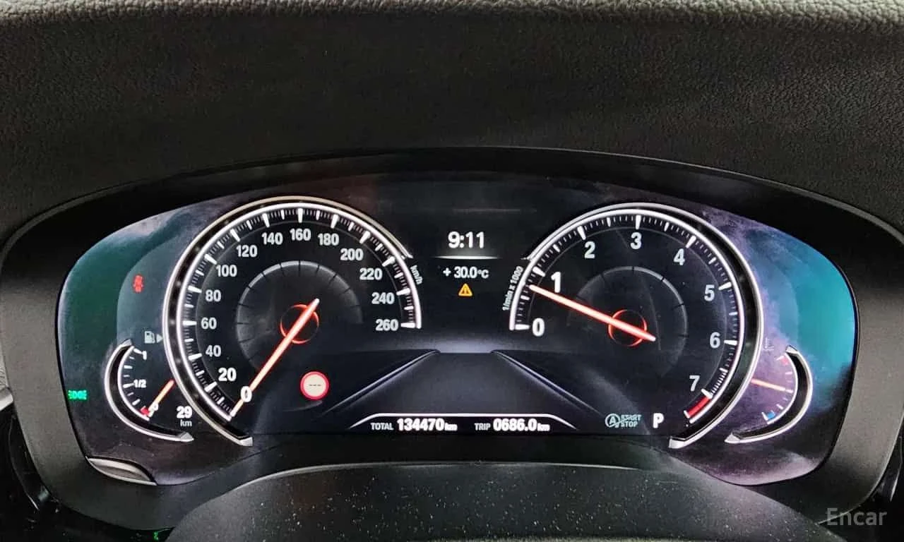 BMW 530 i xDrive M-PKG| ПОДГРЕВИ| ПАНО| АМБИЕНТ| ПАМЕТ| , снимка 8 - Автомобили и джипове - 55625632