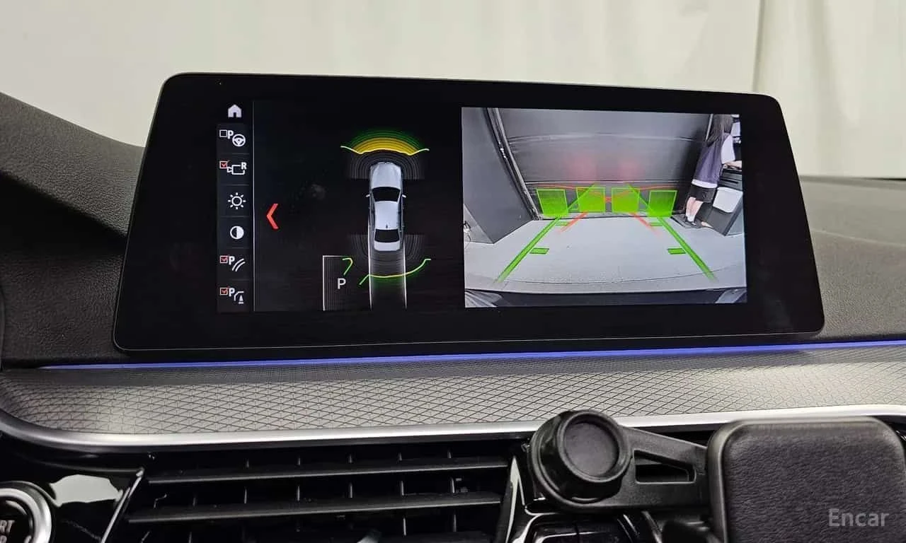 BMW 530 i xDrive M-PKG| ПОДГРЕВИ| ПАНО| АМБИЕНТ| ПАМЕТ| , снимка 15 - Автомобили и джипове - 55625632