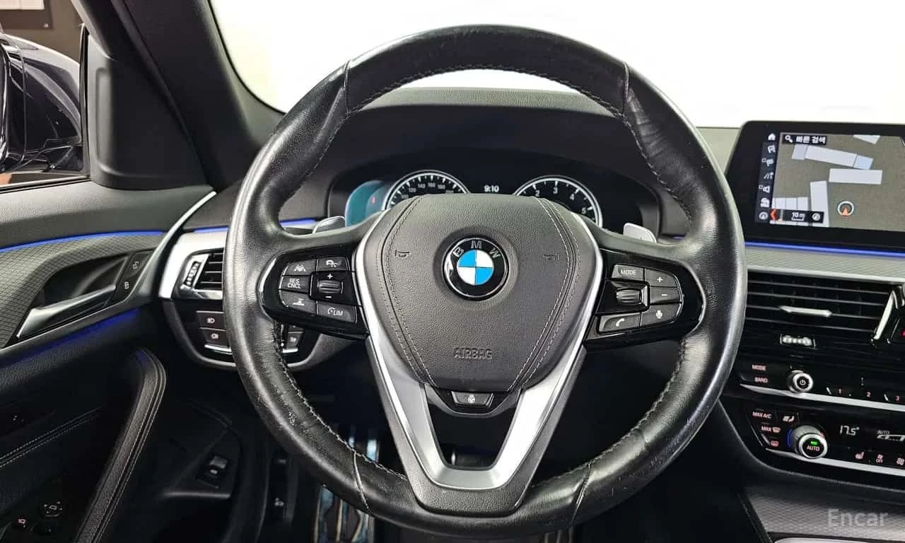 BMW 530 i xDrive M-PKG| ПОДГРЕВИ| ПАНО| АМБИЕНТ| ПАМЕТ| , снимка 13 - Автомобили и джипове - 55625632