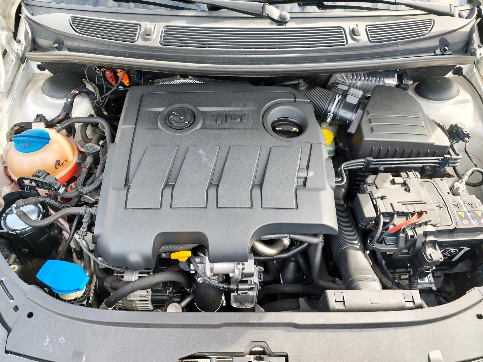 Skoda Fabia 1.6TDI MONTE CARLO, снимка 15 - Автомобили и джипове - 56164685