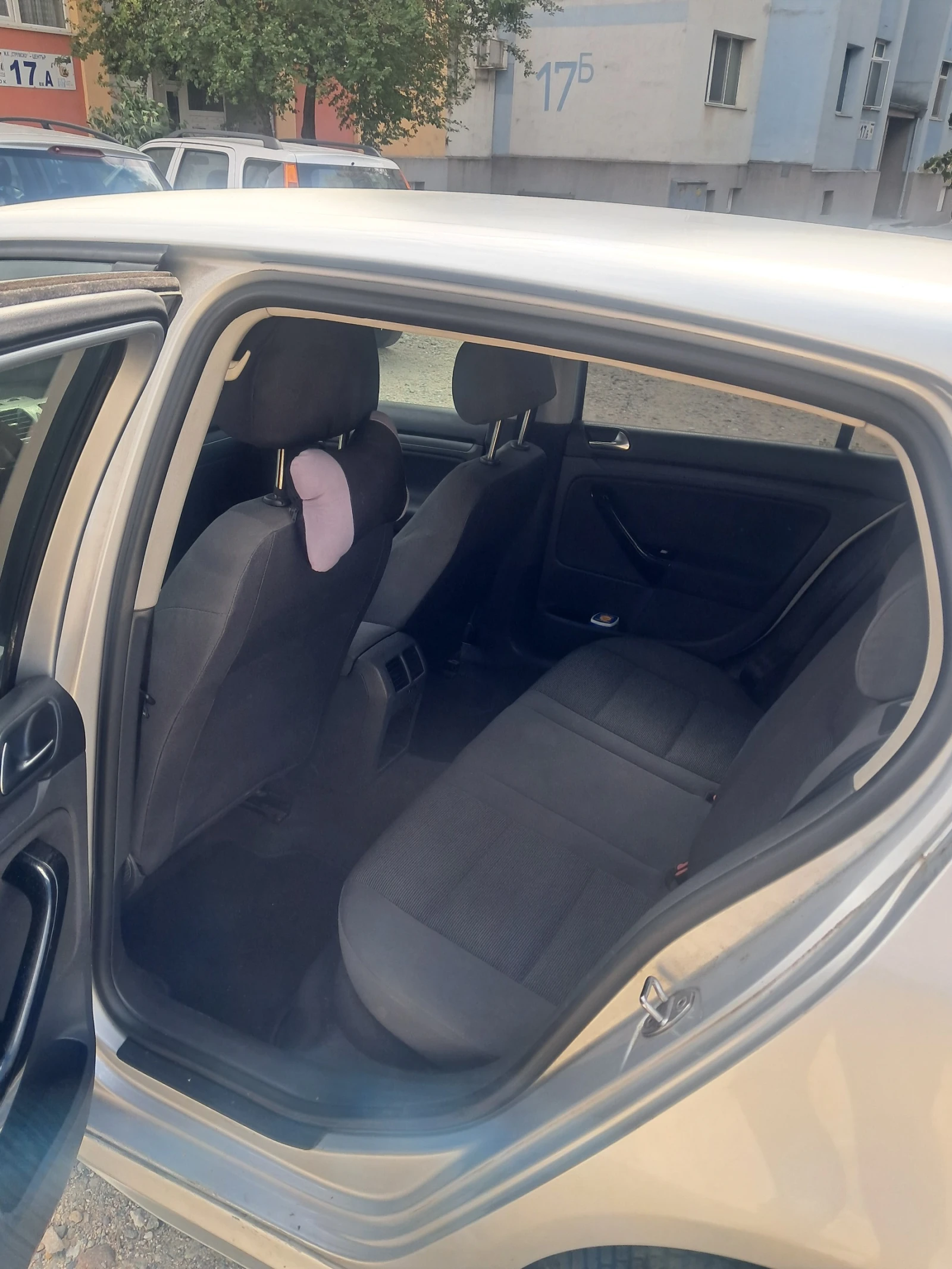VW Golf 5, снимка 5 - Автомобили и джипове - 56183811