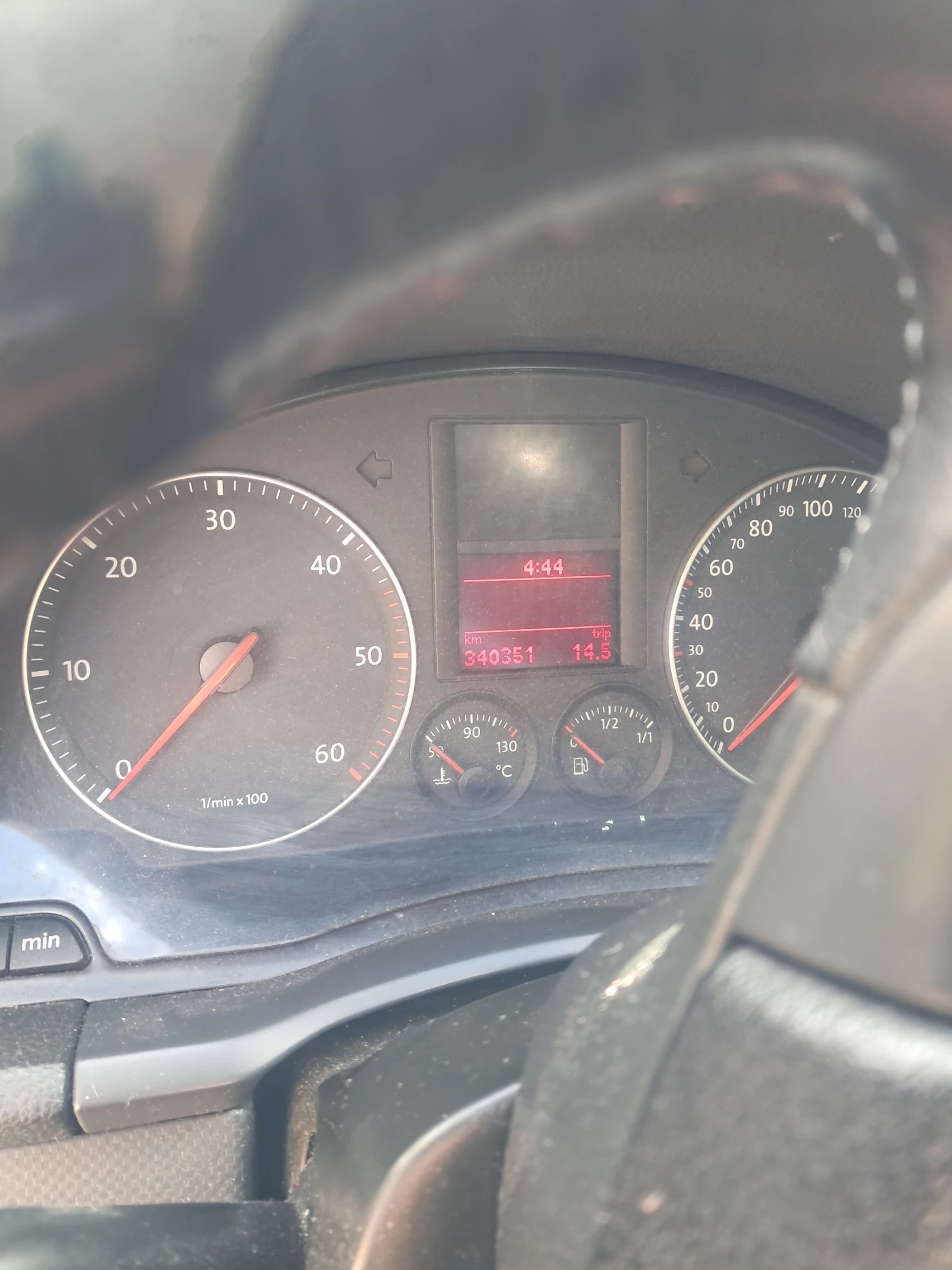 VW Golf 5, снимка 7 - Автомобили и джипове - 56183811
