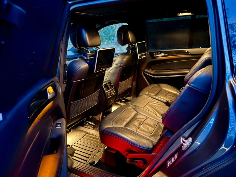 Mercedes-Benz GLS 550 AMG Line/DISTR/CARPLAY, снимка 8 - Автомобили и джипове - 52598591