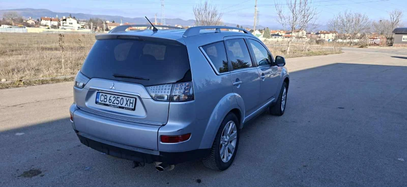 Mitsubishi Outlander 2.4 MIVEC 4X4 LPG, снимка 3 - Автомобили и джипове - 53142500