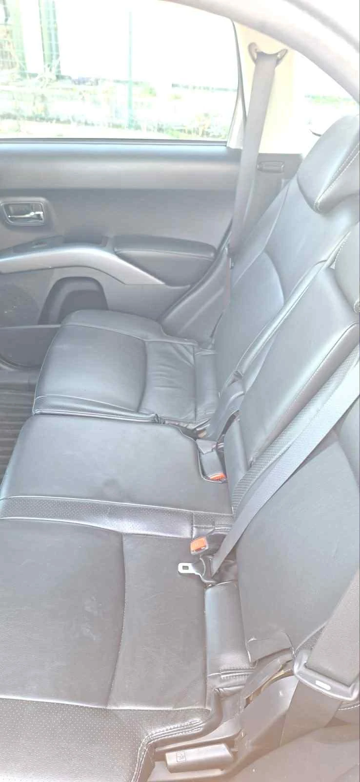 Mitsubishi Outlander 2.4 MIVEC 4X4 LPG, снимка 15 - Автомобили и джипове - 53142500