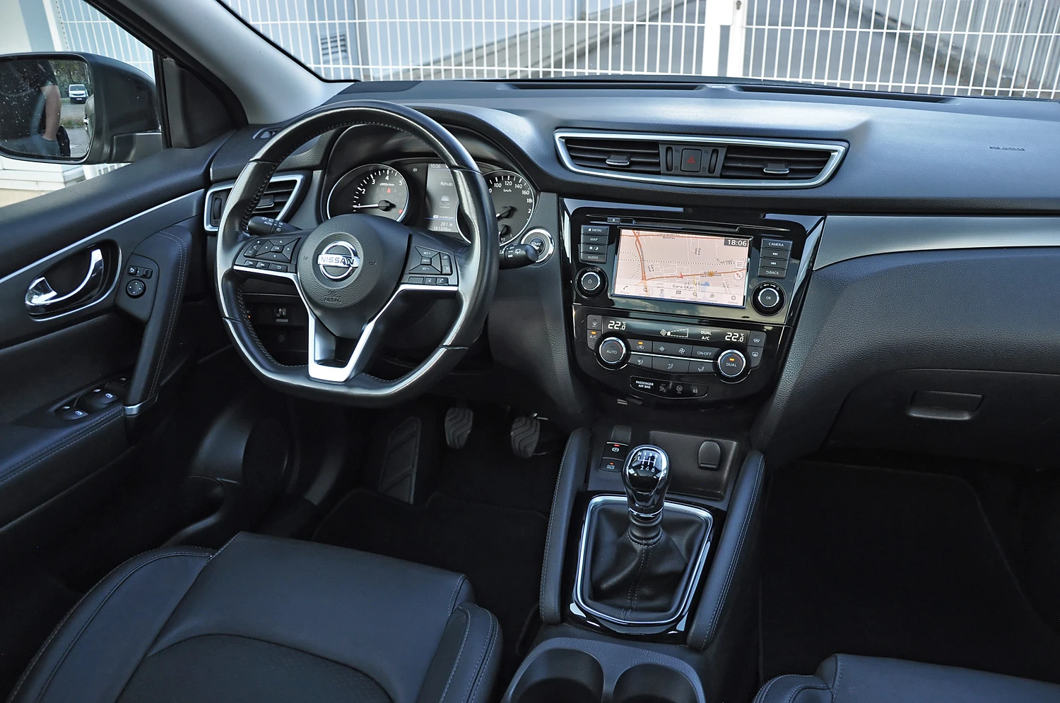 Nissan Qashqai 1.3 DiG-T N-Connecta - изображение 8