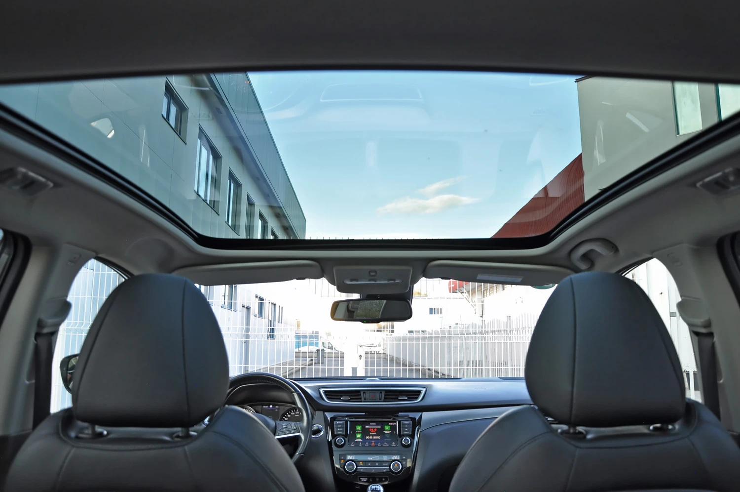 Nissan Qashqai 1.3 DiG-T N-Connecta | Mobile.bg — изображение 14