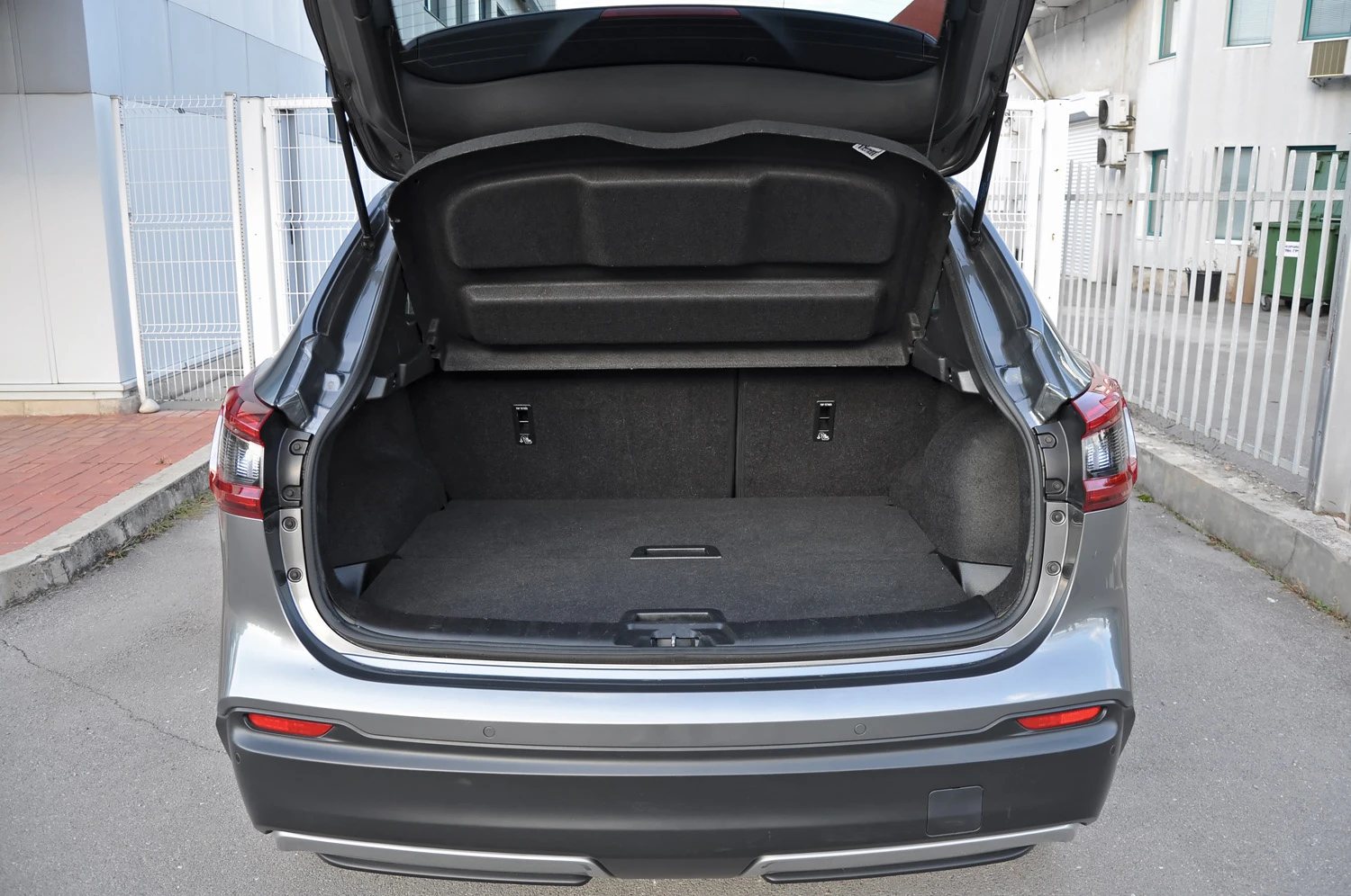 Nissan Qashqai 1.3 DiG-T N-Connecta | Mobile.bg — изображение 16