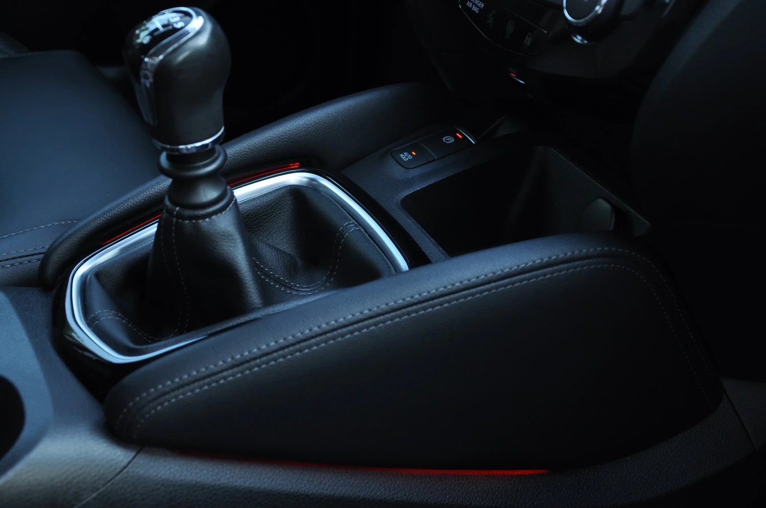 Nissan Qashqai 1.3 DiG-T N-Connecta | Mobile.bg — изображение 12