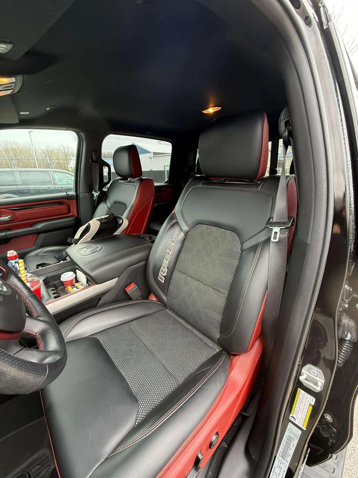 Dodge RAM 1500  Rebel / CARFAX / 5.7 HEMI , снимка 15 - Автомобили и джипове - 54388842