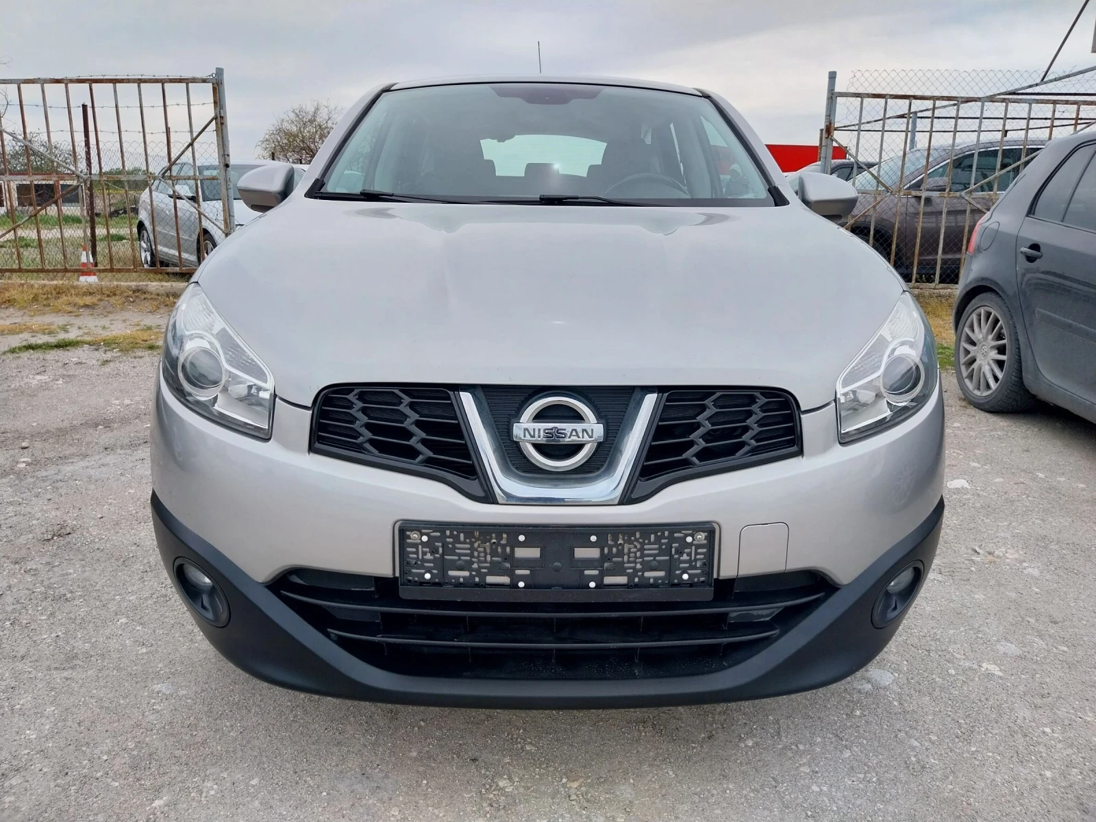 Nissan Qashqai 1.6 i, снимка 6 - Автомобили и джипове - 54409364