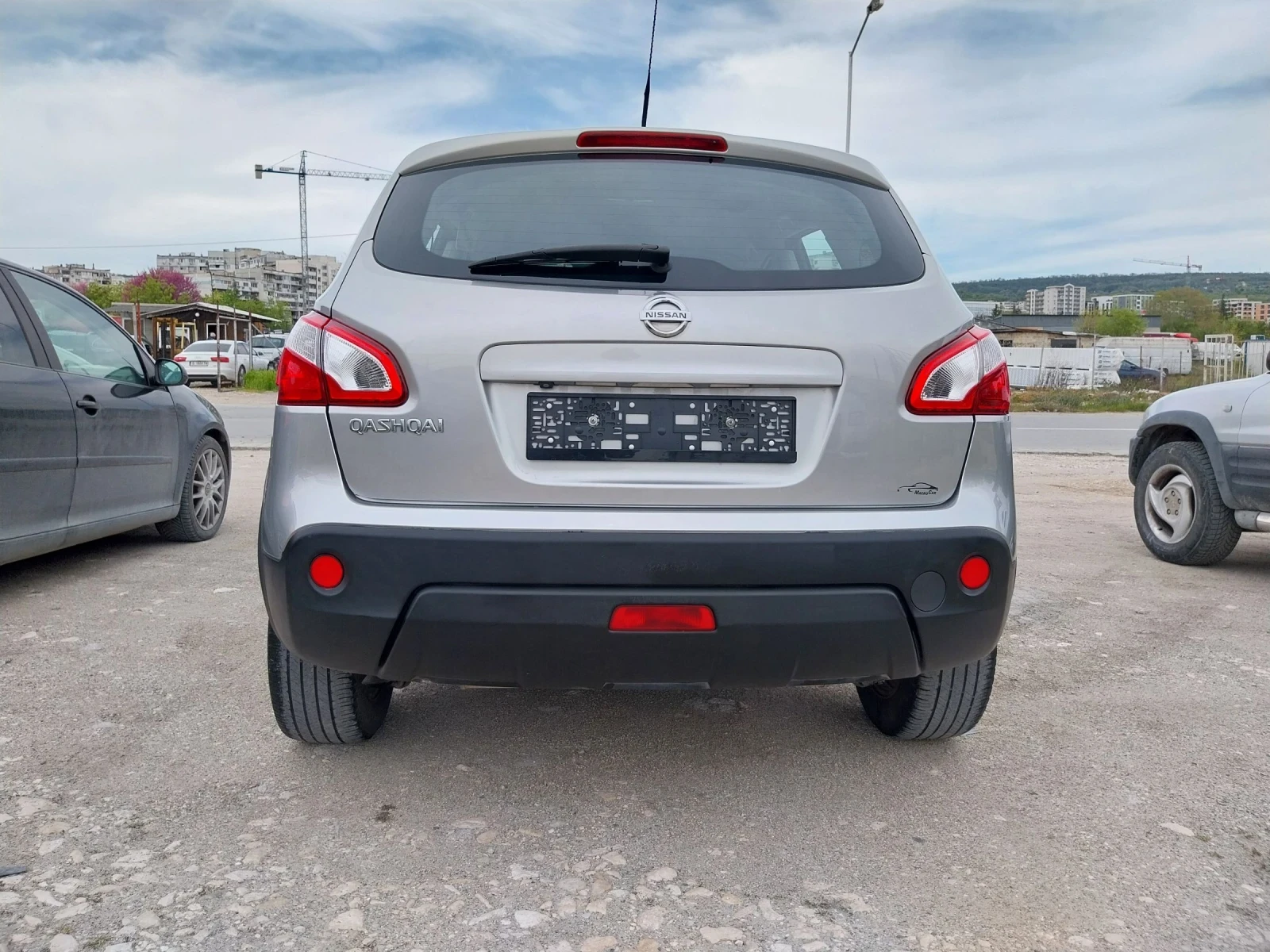 Nissan Qashqai 1.6 i, снимка 9 - Автомобили и джипове - 54409364