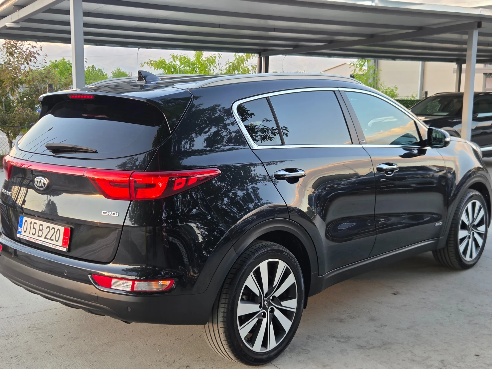 Kia Sportage 2.0 D 136PS AWD* * XENON* * * KAYLESS GO* KAMERA* , снимка 6 - Автомобили и джипове - 54447863