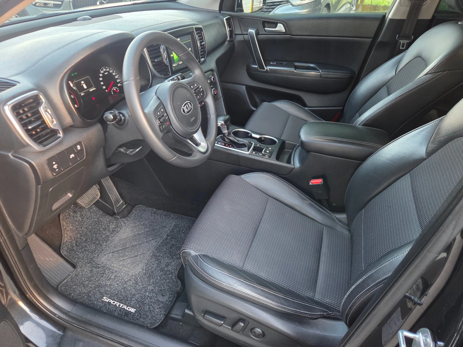 Kia Sportage 2.0 D 136PS AWD* * XENON* * * KAYLESS GO* KAMERA* , снимка 13 - Автомобили и джипове - 54447863