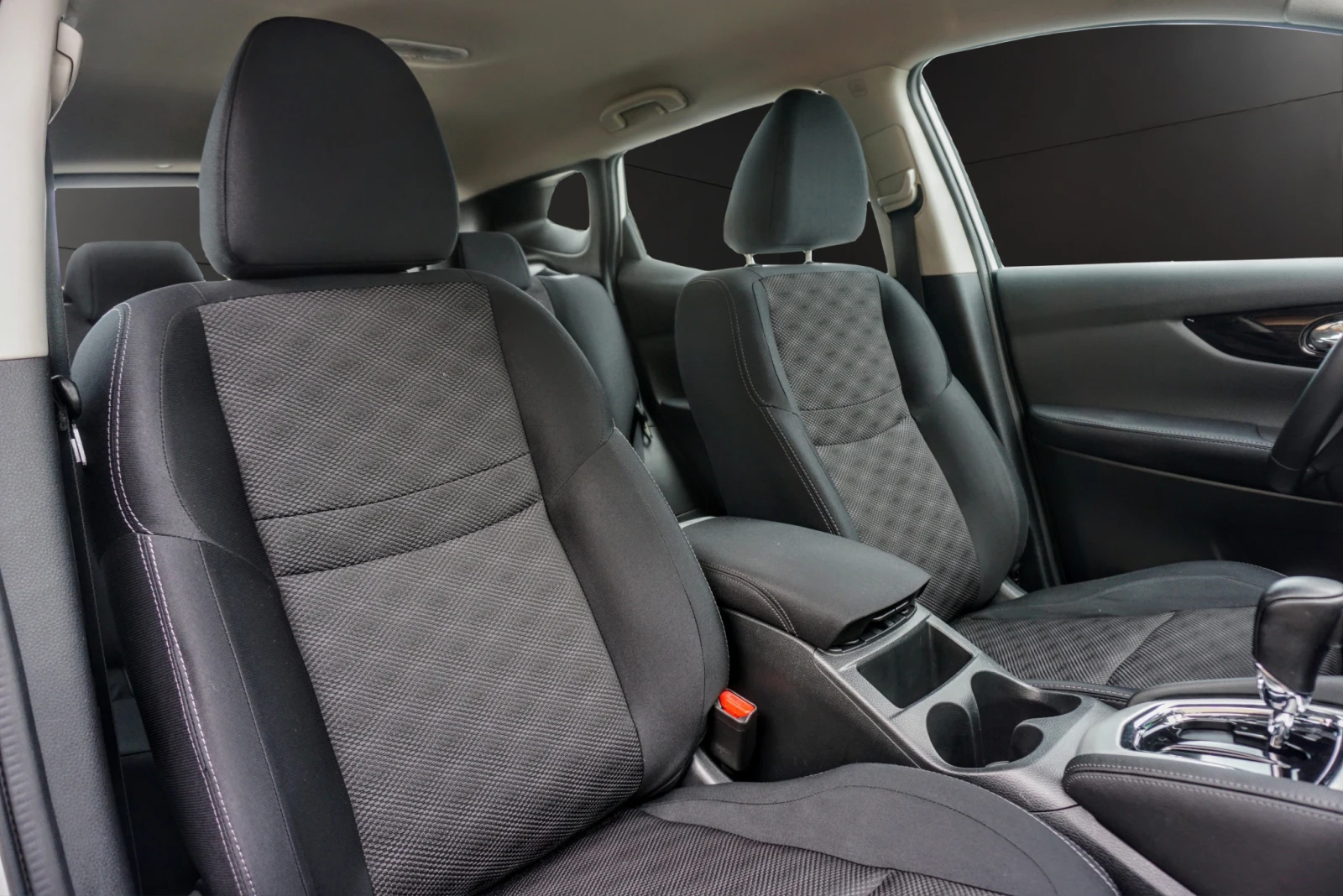 Nissan Qashqai 1.6DCI ACENTA XTRONIC, снимка 13 - Автомобили и джипове - 54651144