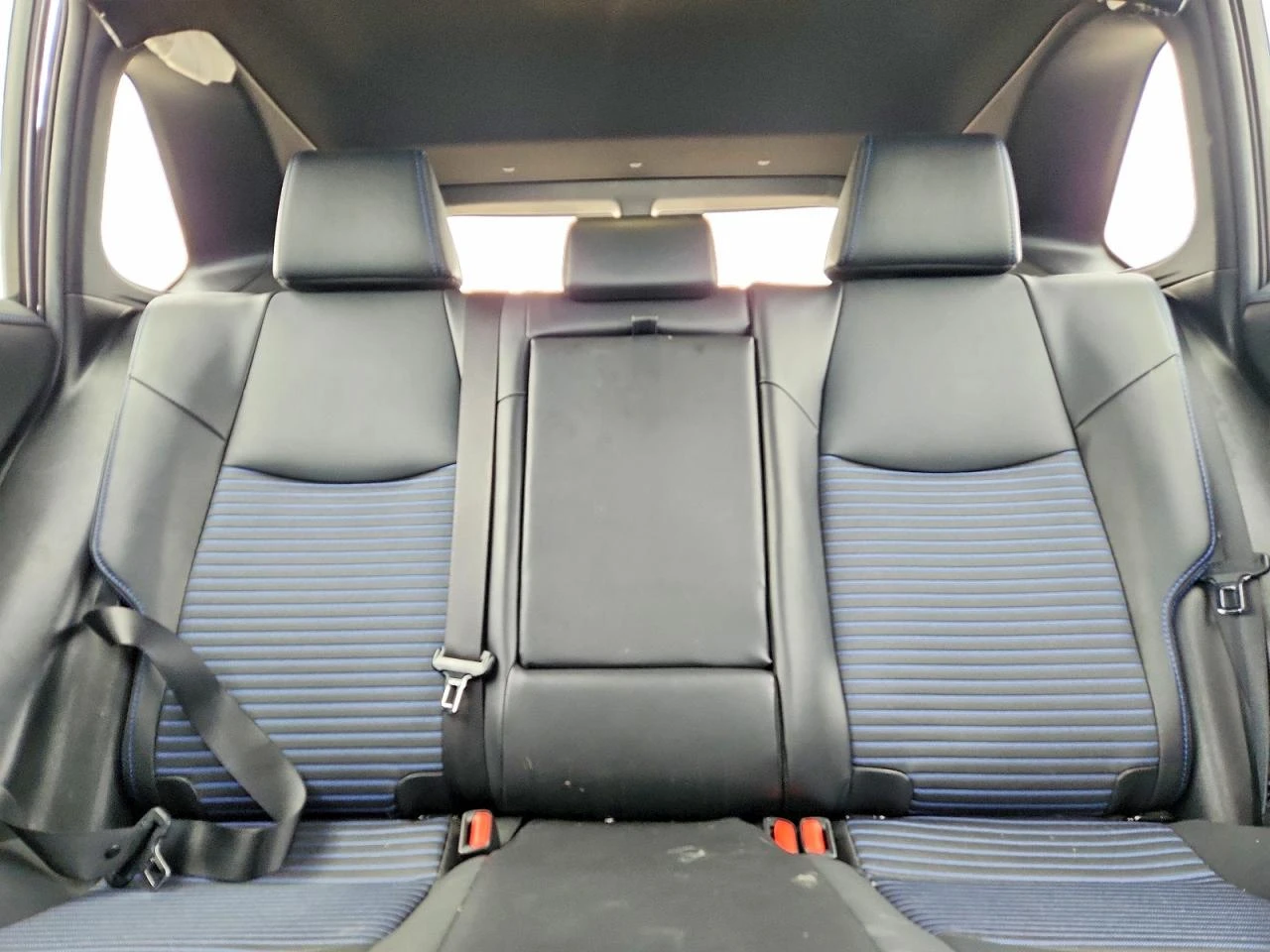 Toyota Rav4 2.5l Xse, снимка 10 - Автомобили и джипове - 55091905