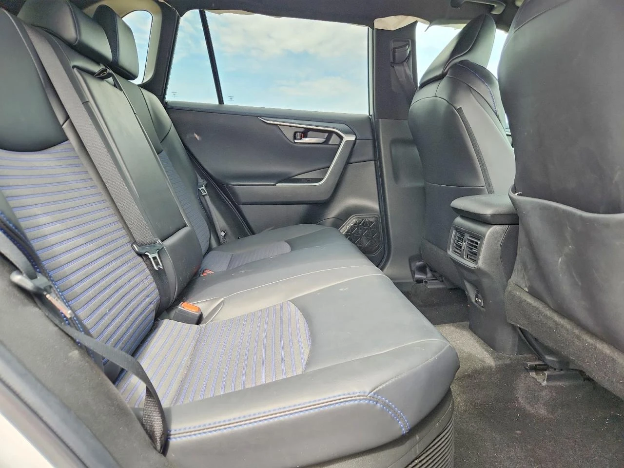 Toyota Rav4 2.5l Xse, снимка 11 - Автомобили и джипове - 55091905