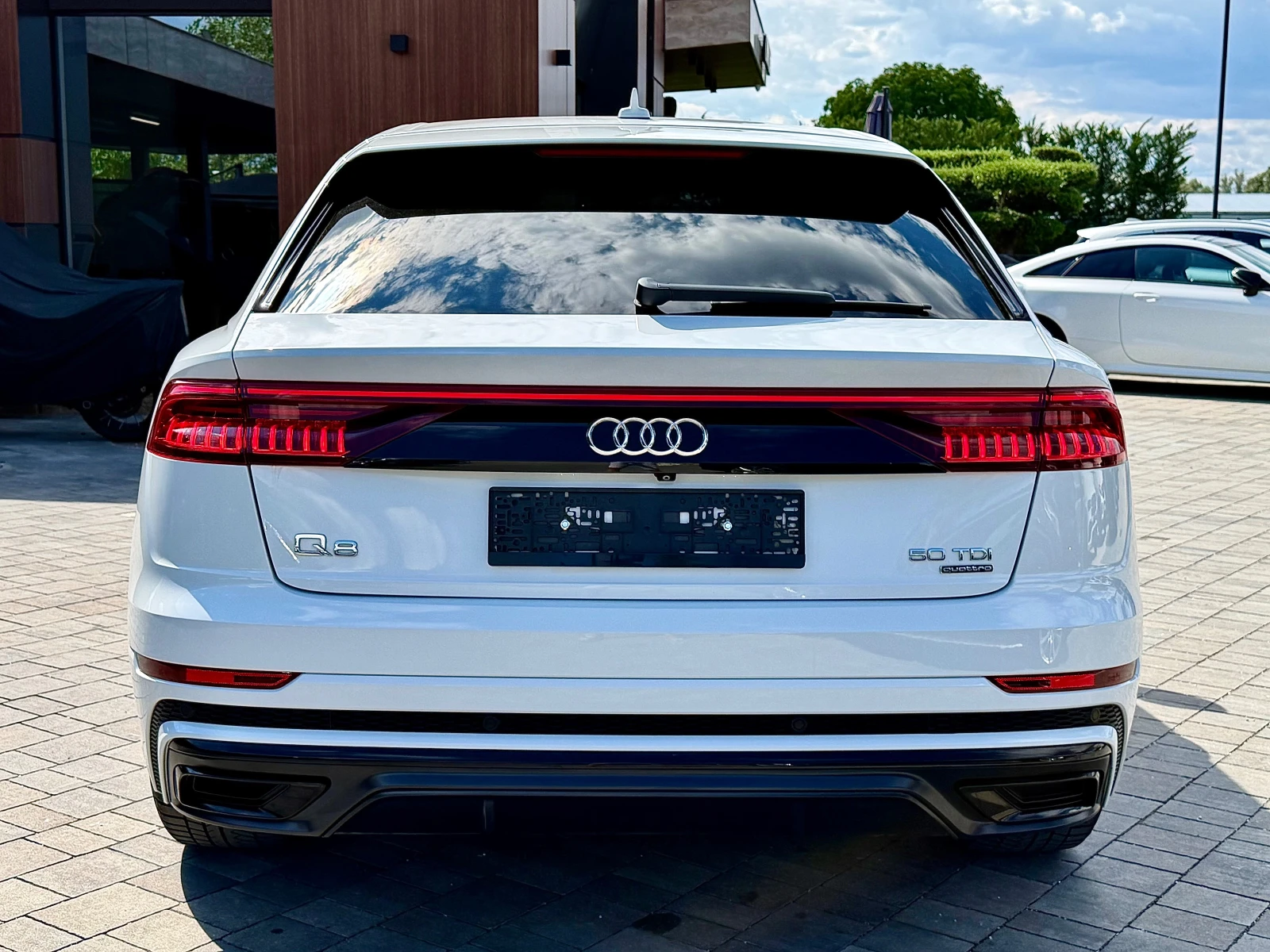 Audi Q8 S-line * SoftClose* B&O* DIS* CAM360* HUD* KeyLes*, снимка 6 - Автомобили и джипове - 55423774