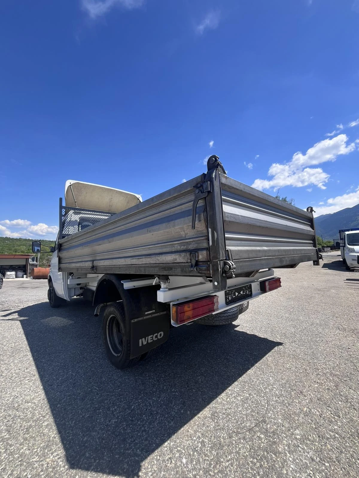 Mercedes-Benz Sprinter Изработка на самосвални уредби, снимка 2 - Бусове и автобуси - 50288457