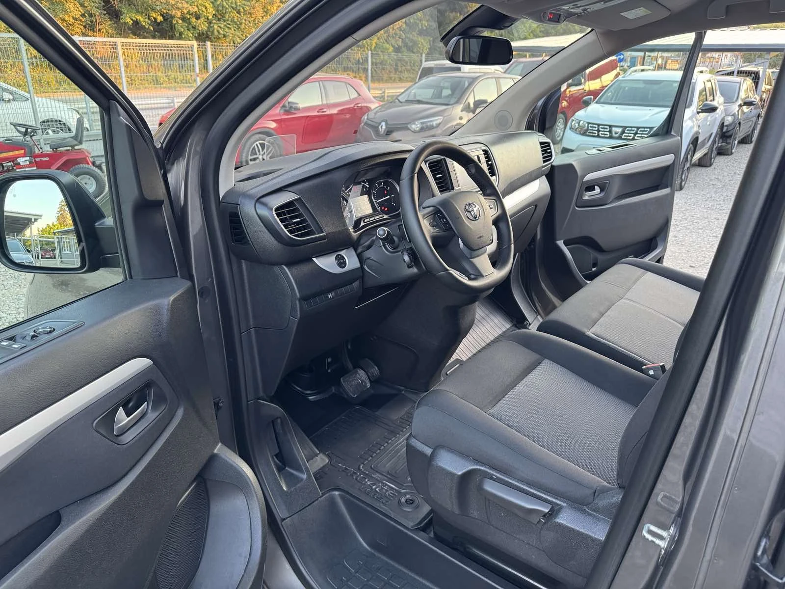 Toyota Proace 2.0D4D* LONG* 9MESTA* AVTOMAT* TOP* , снимка 12 - Бусове и автобуси - 54825866