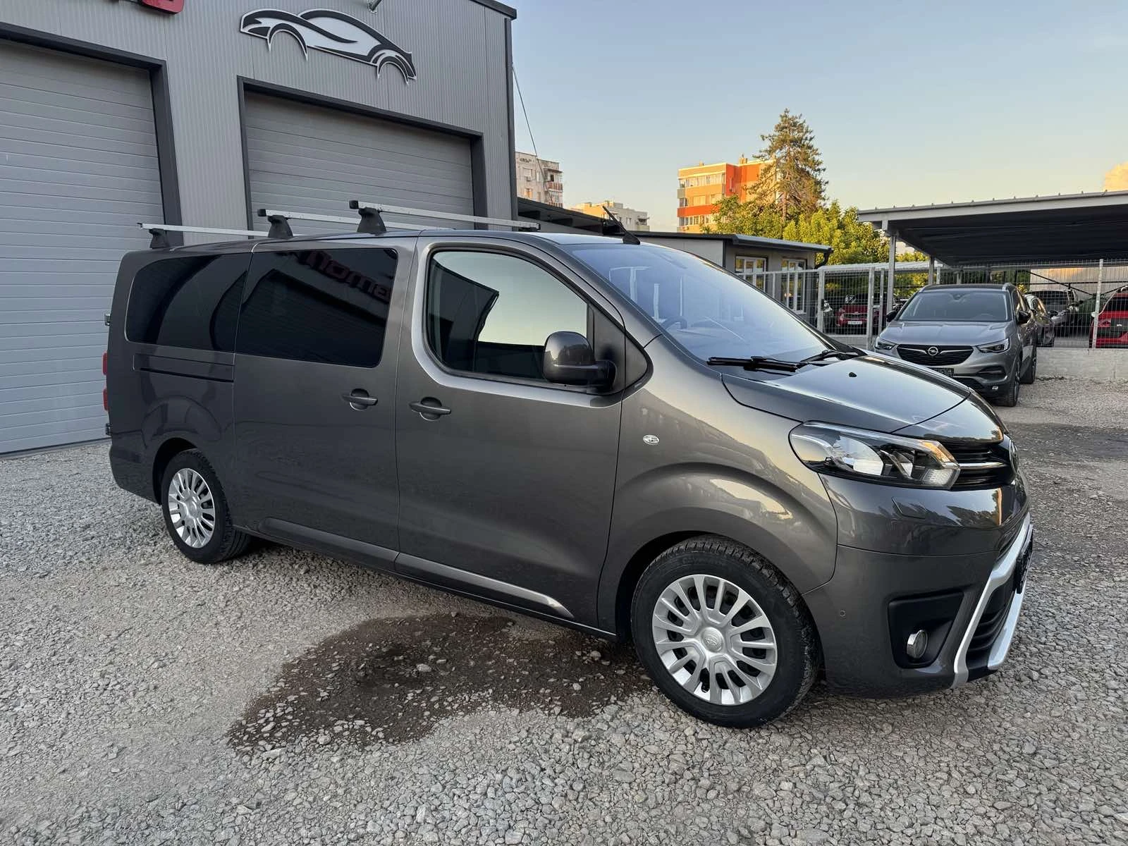 Toyota Proace 2.0D4D* LONG* 9MESTA* AVTOMAT* TOP* , снимка 8 - Бусове и автобуси - 54825866