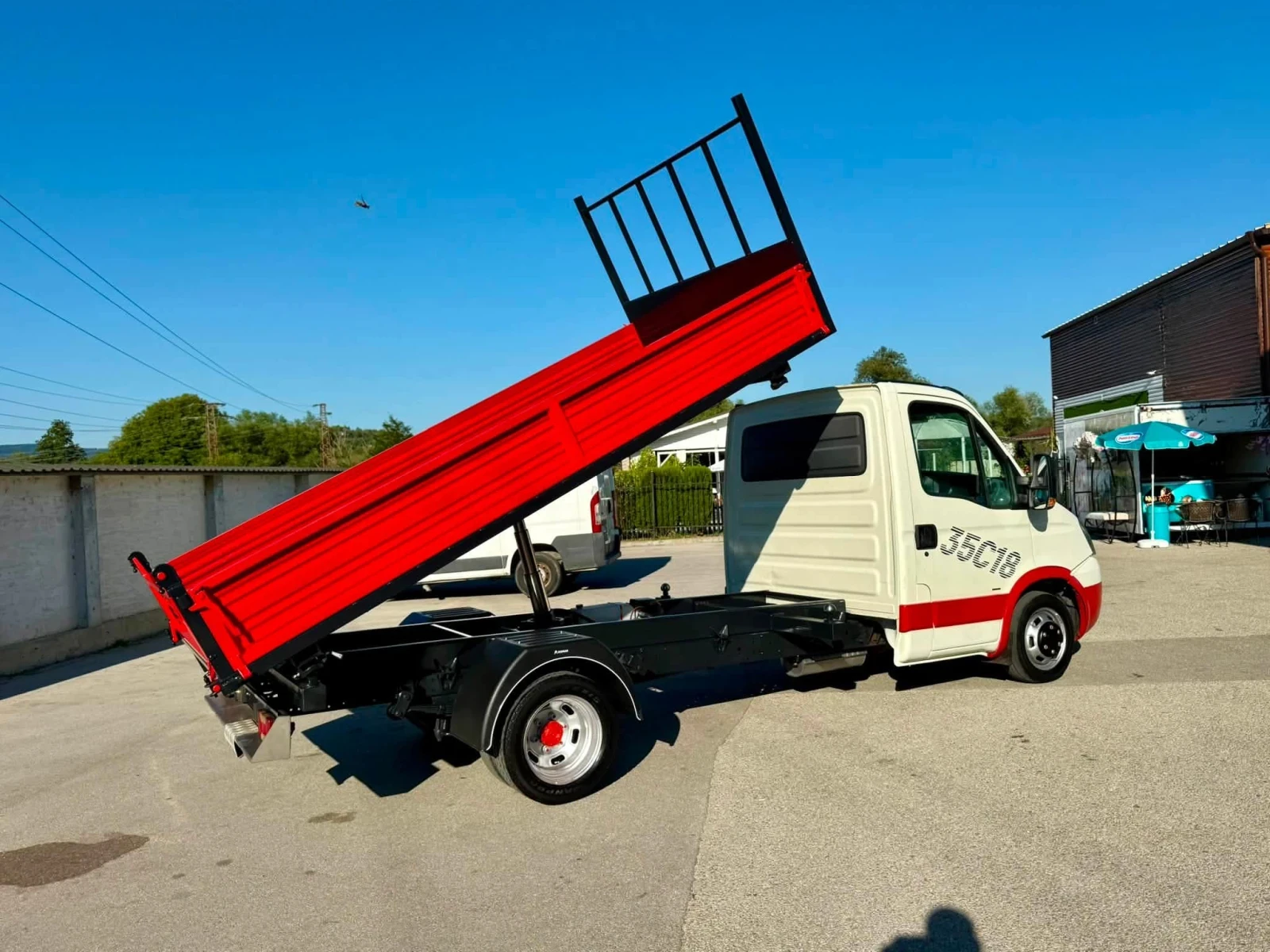 Iveco 35c18 180кс* тристранен самосвал, снимка 3 - Бусове и автобуси - 55480495