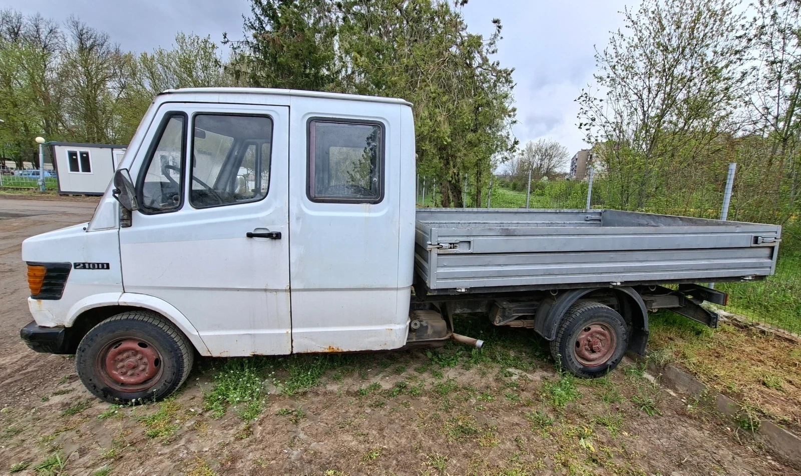 Mercedes-Benz 210 D, снимка 5 - Камиони - 54276803